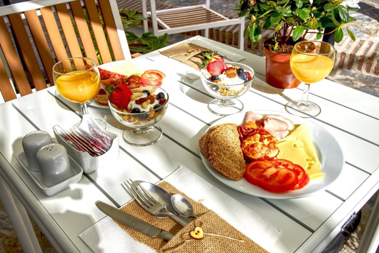 La Vieja Botica Bed & Breakfast Canillas de Aceituno Eksteriør bilde