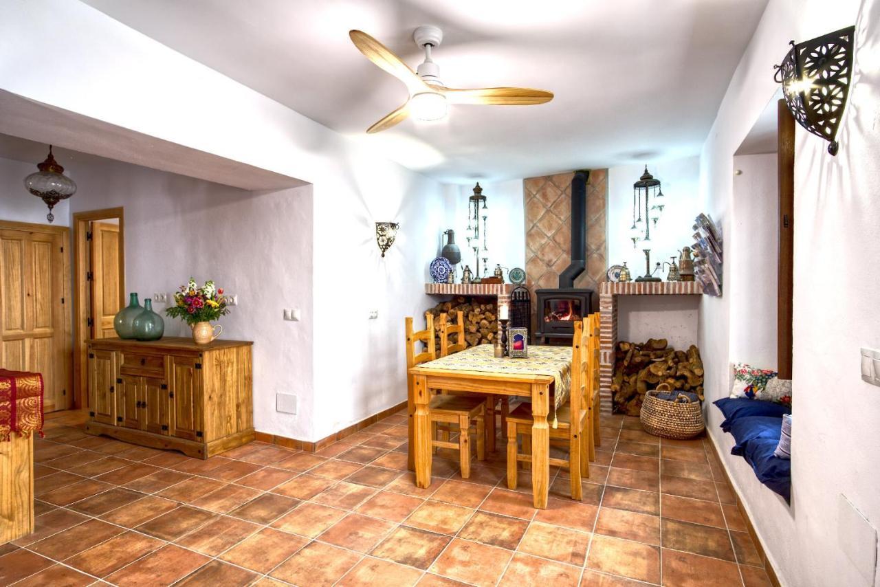 La Vieja Botica Bed & Breakfast Canillas de Aceituno Eksteriør bilde